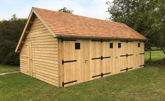 Garage in eik